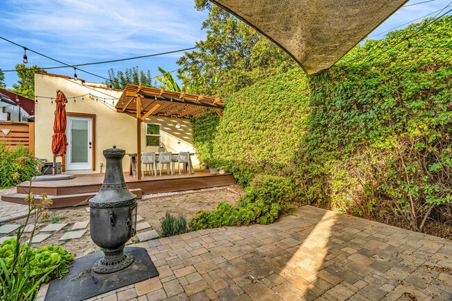 Building Photo - 5182 Ellenwood Dr