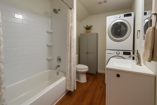 Building Photo - 512 S Wentz St