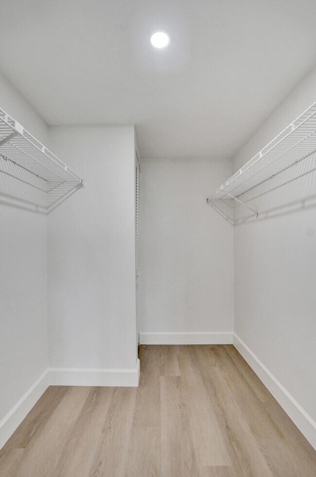 Building Photo - 1040 Homewood Blvd