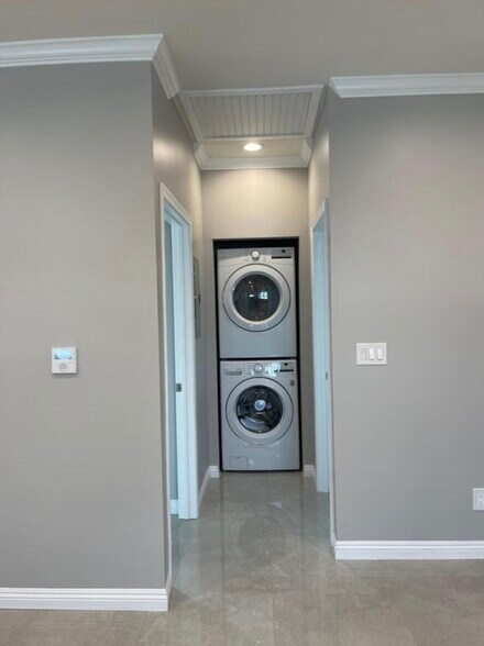 Building Photo - 16242 Londelius St