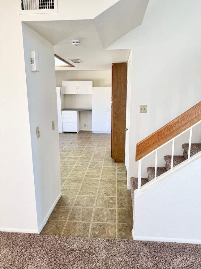 Building Photo - Two Story 3 Bedroom/2.5 Bath Home. Clean & Ready for Immediate Move-in!