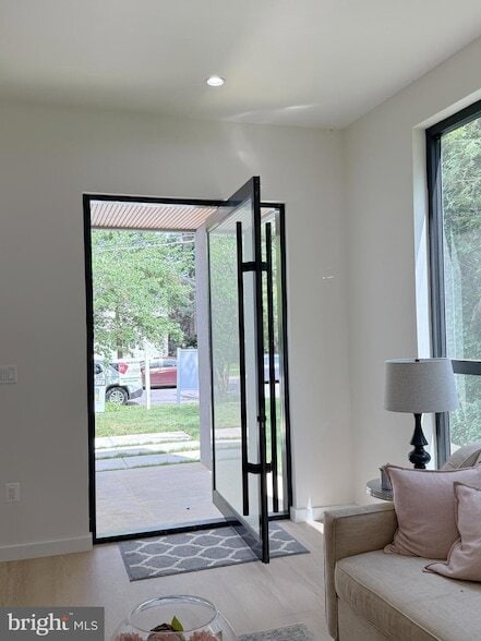 Building Photo - 8908 Mohawk Ln