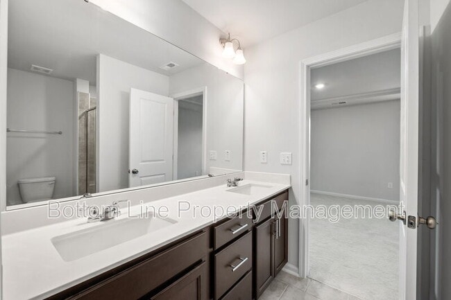 Building Photo - 1129 Lily Loch Wy