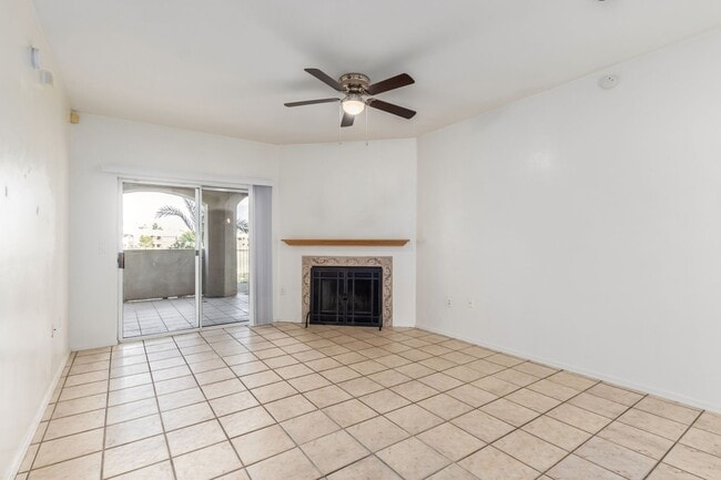Building Photo - Adorable 2 bedroom unit in Paradise Valley!!
