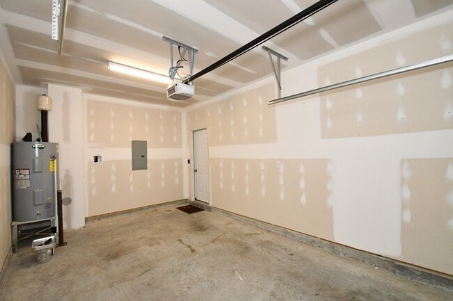 Building Photo - MOVE-IN READY Carolina Forest