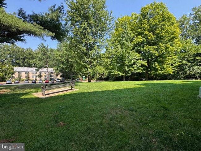Building Photo - 7680 Tremayne Pl