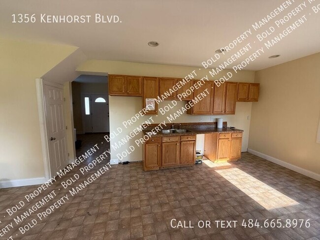 Building Photo - 1356 Kenhorst Blvd
