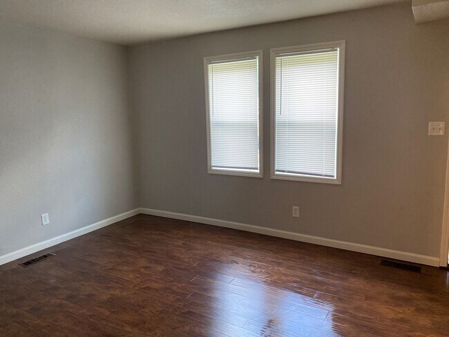 Building Photo - 259 Melwood St