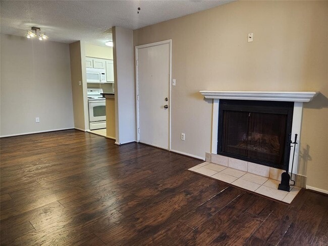 Building Photo - 7600 Emmett F Lowry Expy