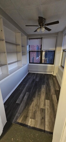 Building Photo - 3823 N Drake Ave