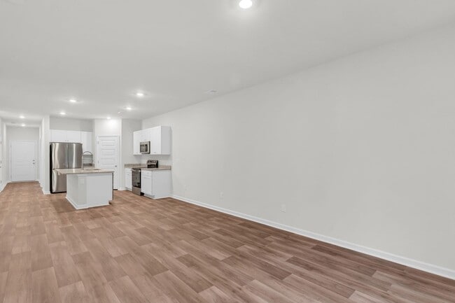 Building Photo - ***MOVE-IN SPECIAL*** $500 OFF OF YOUR FIRST MONTH'S RENT AND APPLICATION FEES WAIVED UPON APPROV...