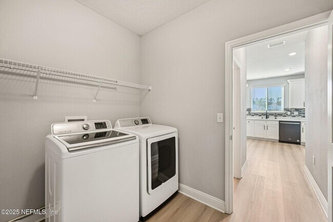 Building Photo - 14270 Durbin Island Way