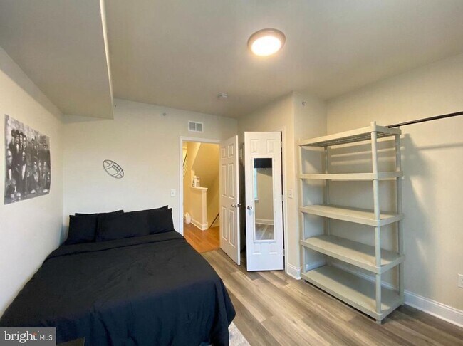 Building Photo - 2028 N 18th St