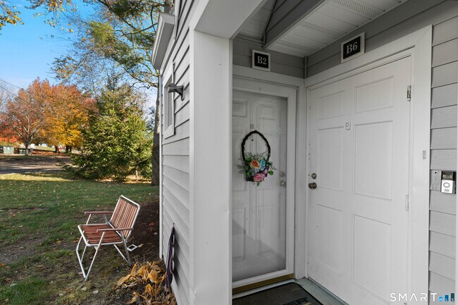 Building Photo - 267 Melba St