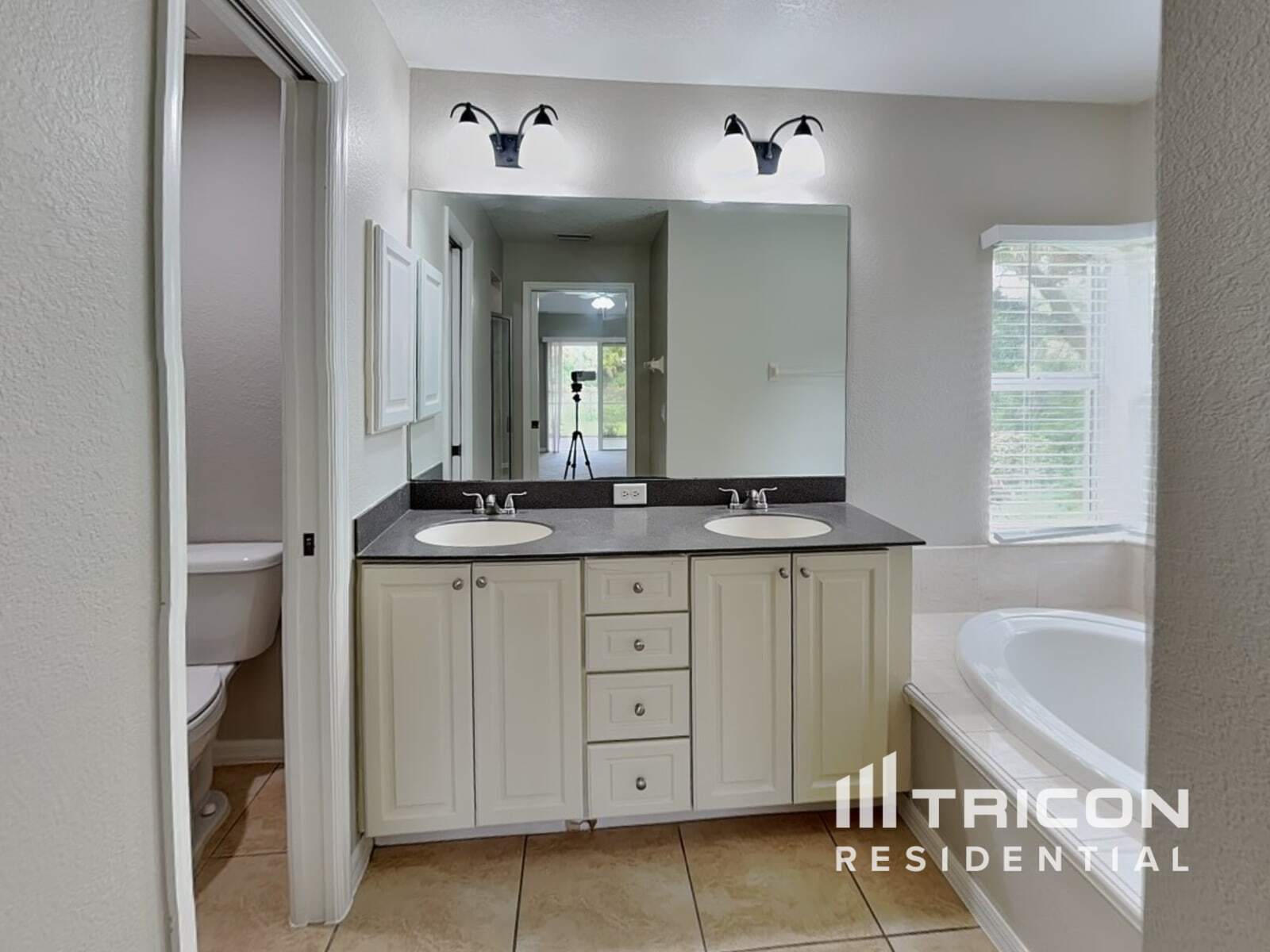 Building Photo - 8284 Caruso Ln