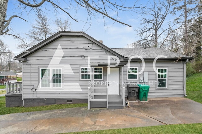 Building Photo - 638 Wesley Dr