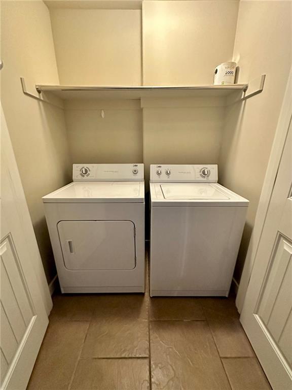 Building Photo - 2209 Ellington Dr