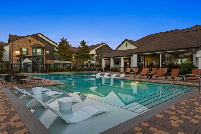 Building Photo - Avenues at Northpointe