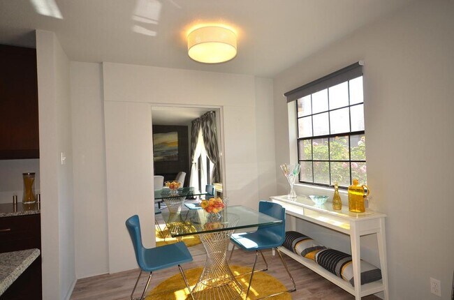 Building Photo - 1601 Faro Dr