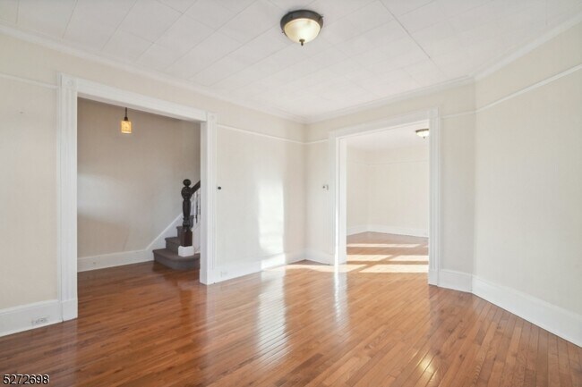 Building Photo - 22 Kent Pl Blvd