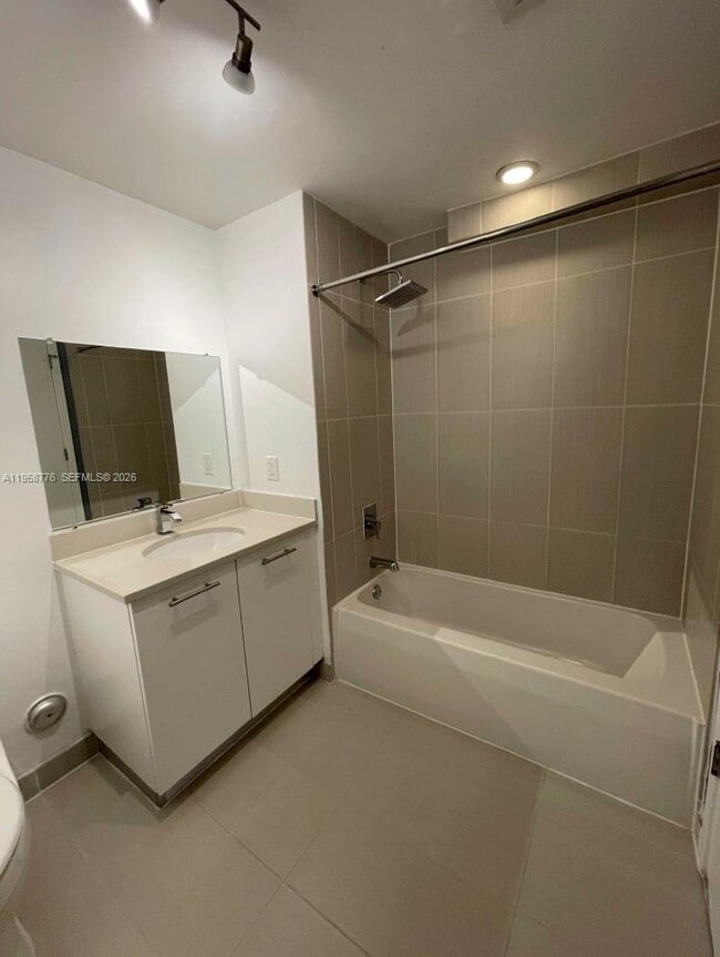 Building Photo - 3250 NE 1st Ave