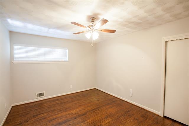 Building Photo - 118 N Lois Ln