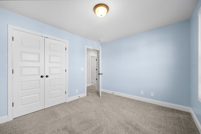 Building Photo - 3 Bedroom 2 1/2 Bath Dog Friendly Home For Rent!