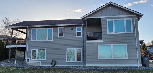 Building Photo - Furnished 4 bedroom/2.5 bath in Manson - A...