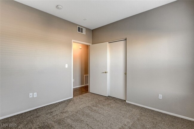 Building Photo - 8250 N Grand Canyon Dr