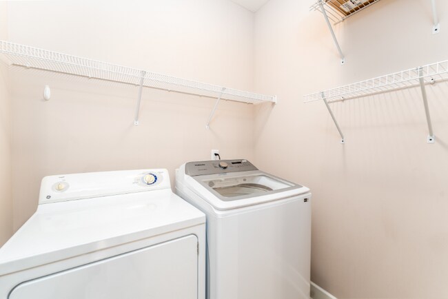 Building Photo - 2920 Martinsville Rd St