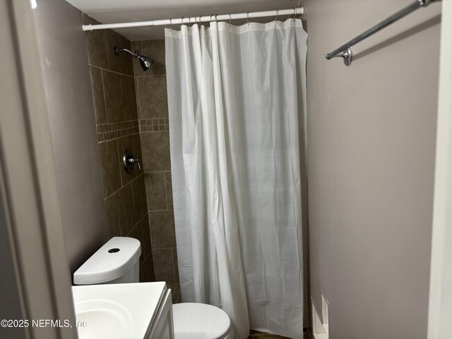 Building Photo - 1950 Paine Ave