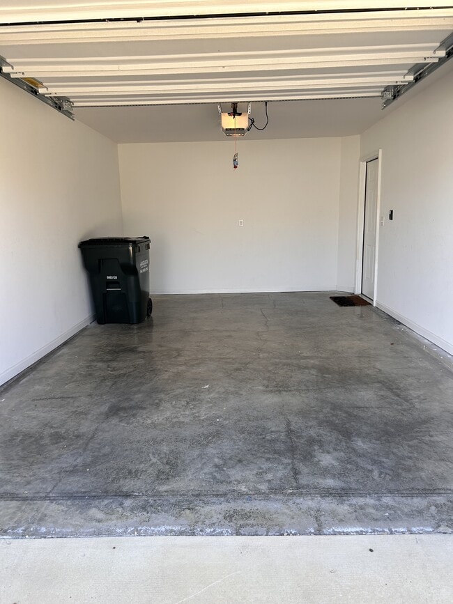 Building Photo - 21 Jackmia Way