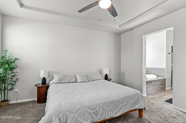 Building Photo - 840 Via Glorieta