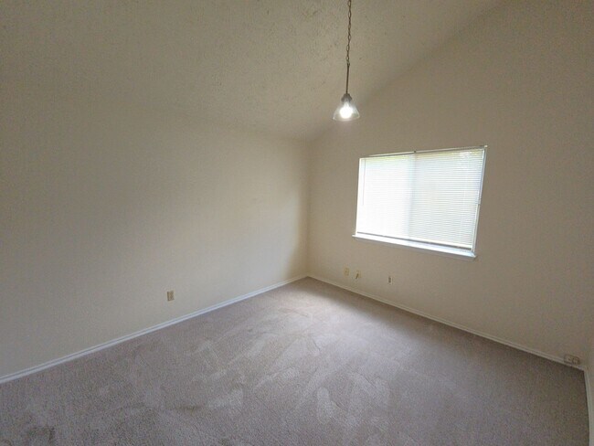 Building Photo - 3930 Mohlerbruk Dr