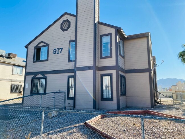 Building Photo - 2 Bed 1 Bath