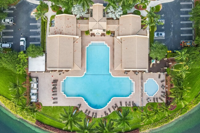 Building Photo - 3395 NE 9th Dr