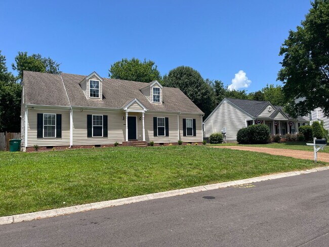 Building Photo - "Charming 3-Bedroom Home with 2 Full Baths in Beautiful Thompson's Station!" FENCED BACKYARD!