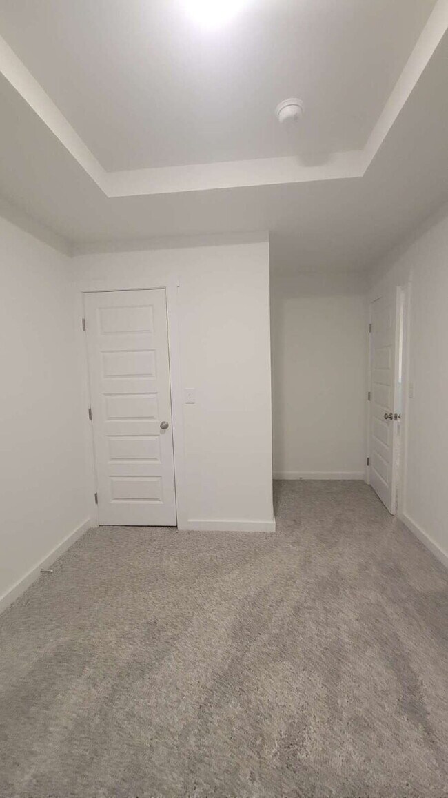 Building Photo - 7580 Discovery Pt Dr NW