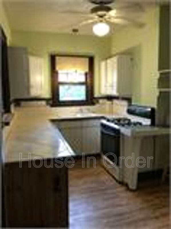Building Photo - 15 Conestee Pl