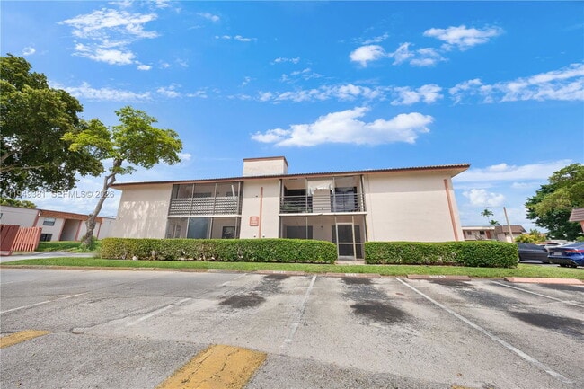 Building Photo - 20905 NE 8th Ct