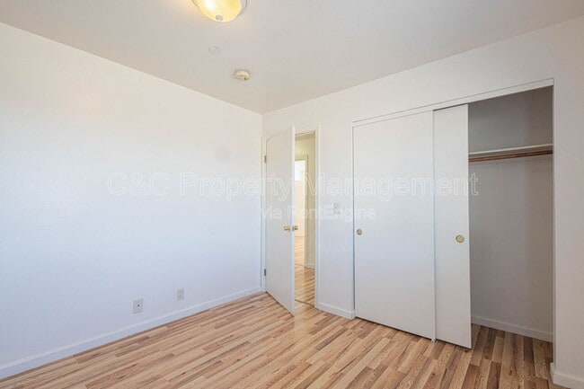 Building Photo - 15 Dolores Ave