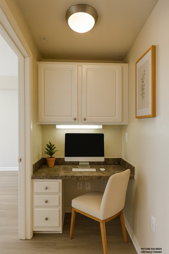 Building Photo - 1x1 New Flooring throughout! Spacious and ...
