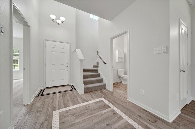 Building Photo - 305 Crooked Pine Court