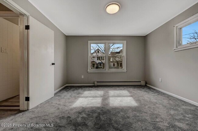 Building Photo - 814 S Webster Ave