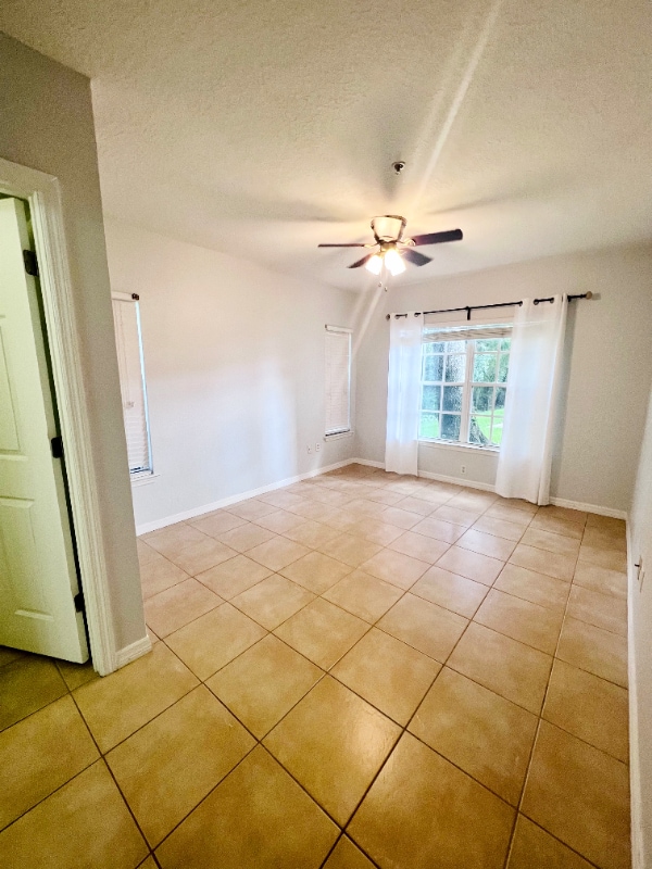 Building Photo - 713 Crest Pines Dr