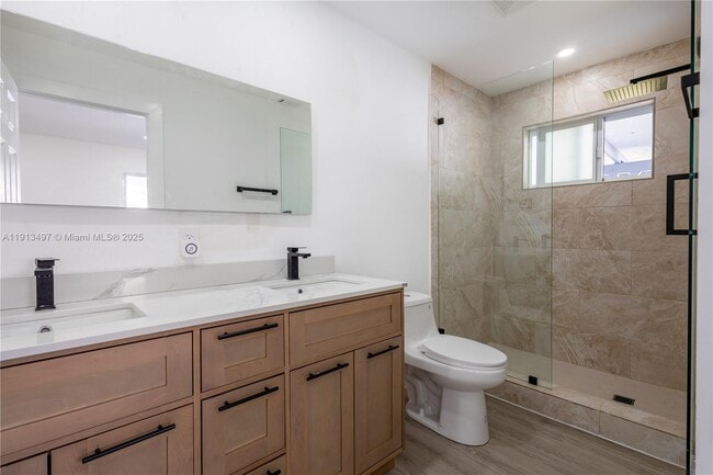 Building Photo - 6371 Scott St