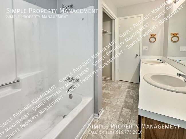 Building Photo - 770 Coleman St SE