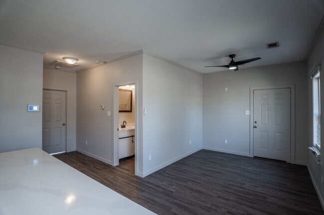 Building Photo - 4009 W. 17 ST