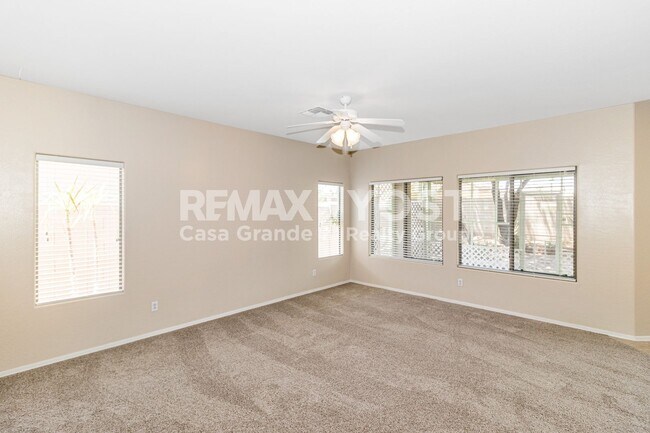 Building Photo - 254 W Seven Seas Dr