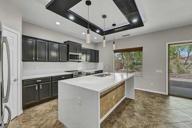 Building Photo - 2142 W Marconi Ave